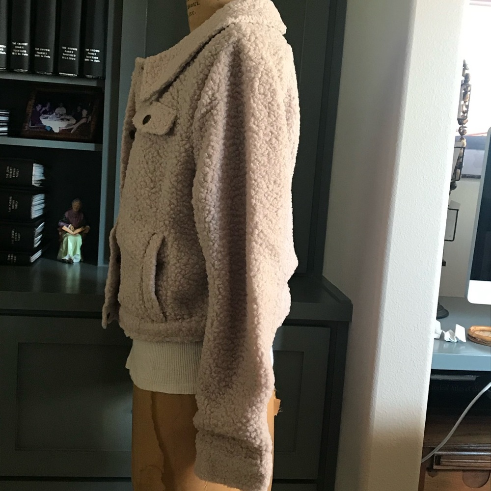 Button Button Down Sherpa Jacket - Picture 3 of 6